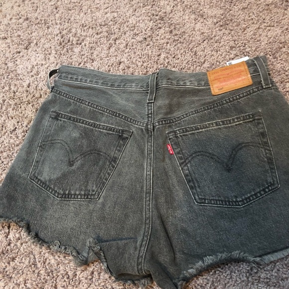 levi’s 501 high waisted shorts - Picture 2 of 3
